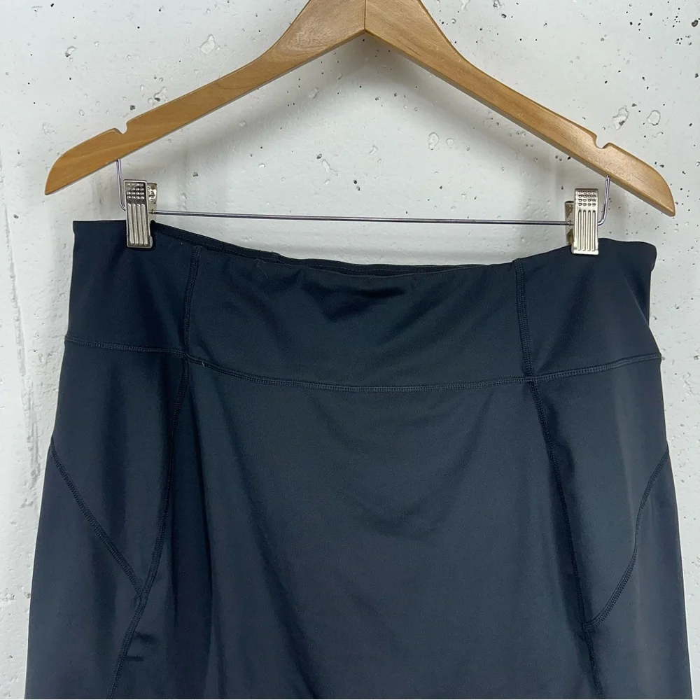 KUHL Women’s Size Large Black Athletic Skort